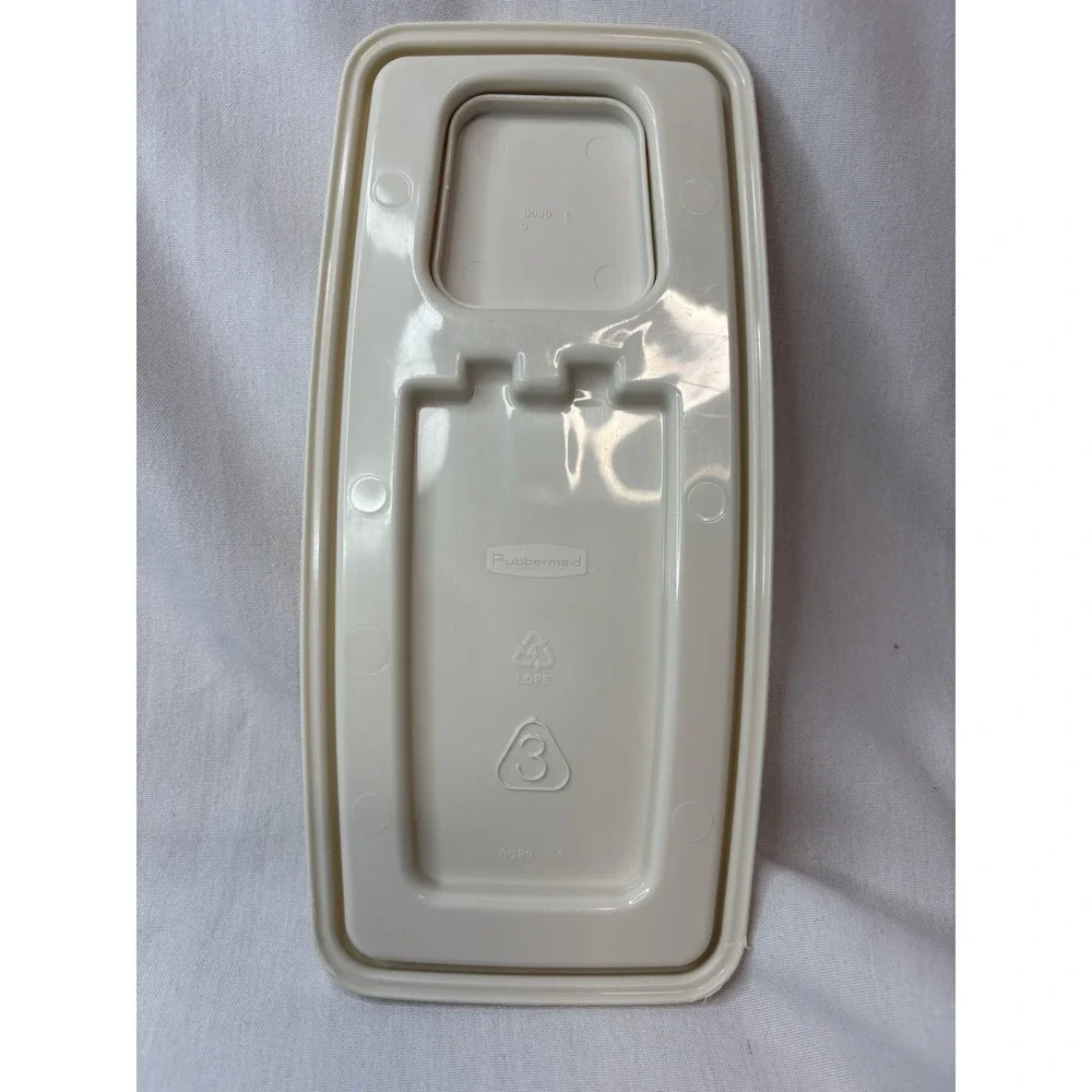 VTGRubbermaid Servin Saver 13 Cups Clear Plastic Cereal Container White Snap Lid